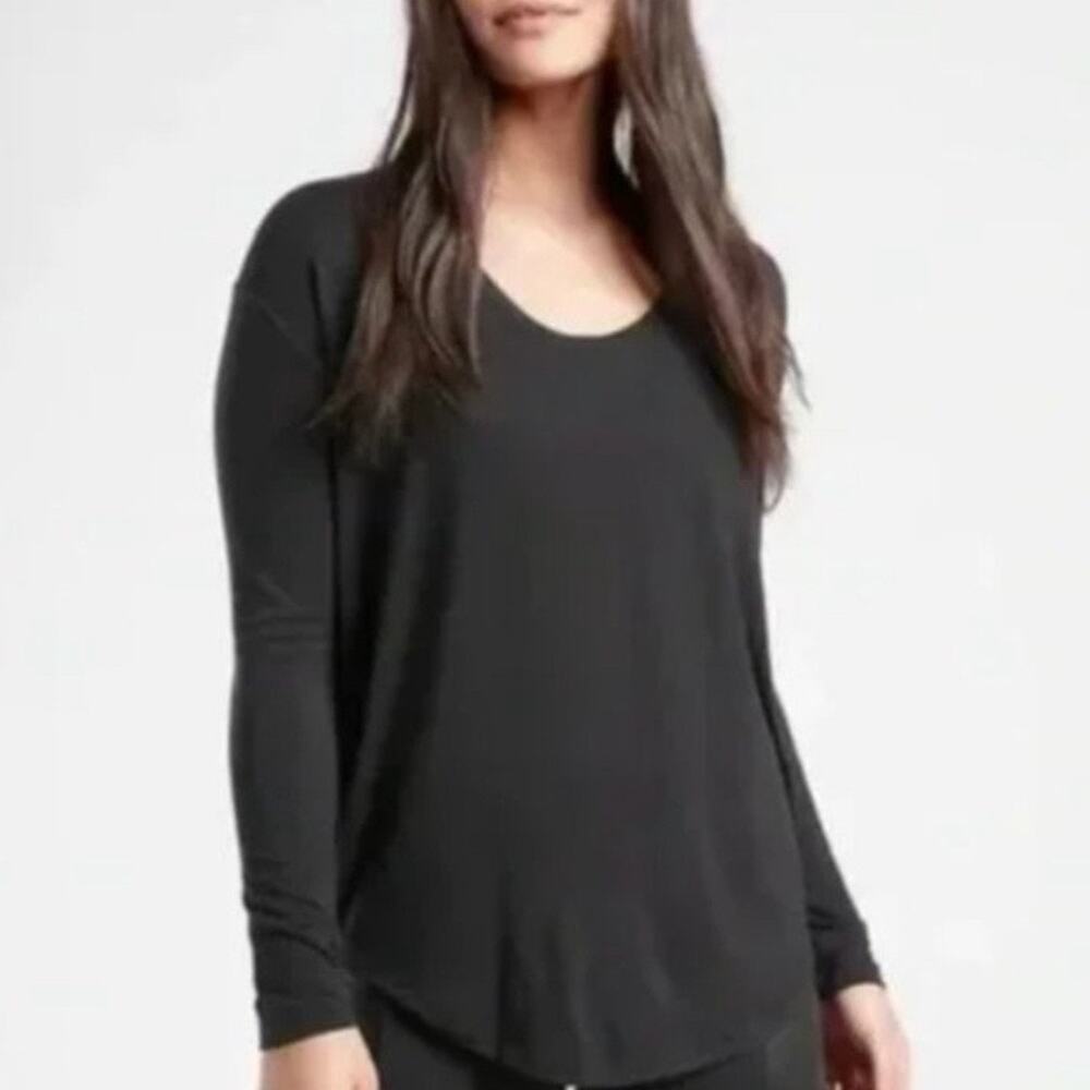 Athleta Black Cloudlight Stratus Long Sleeve Top Sz M